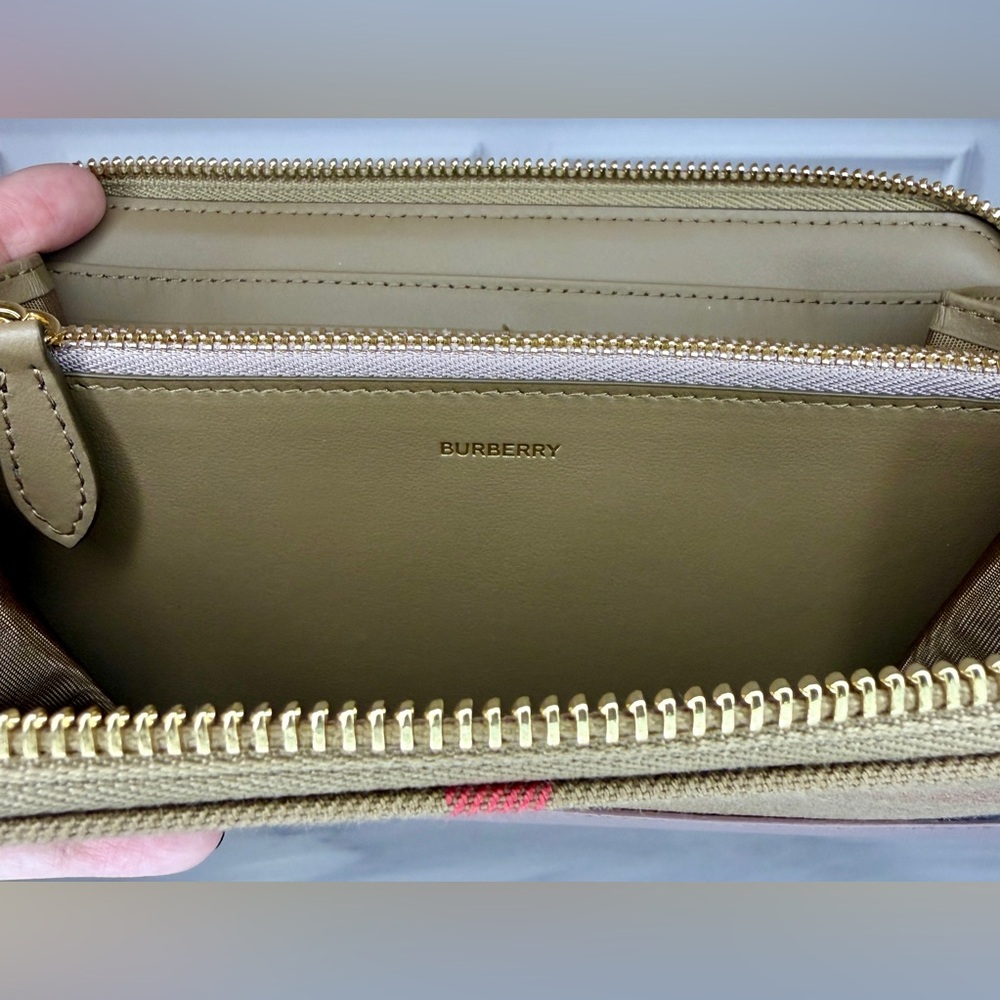 Burberry Beige Nova Check and Blush Leather Zip Around Wallet | Full Set - Picture 9 of 12